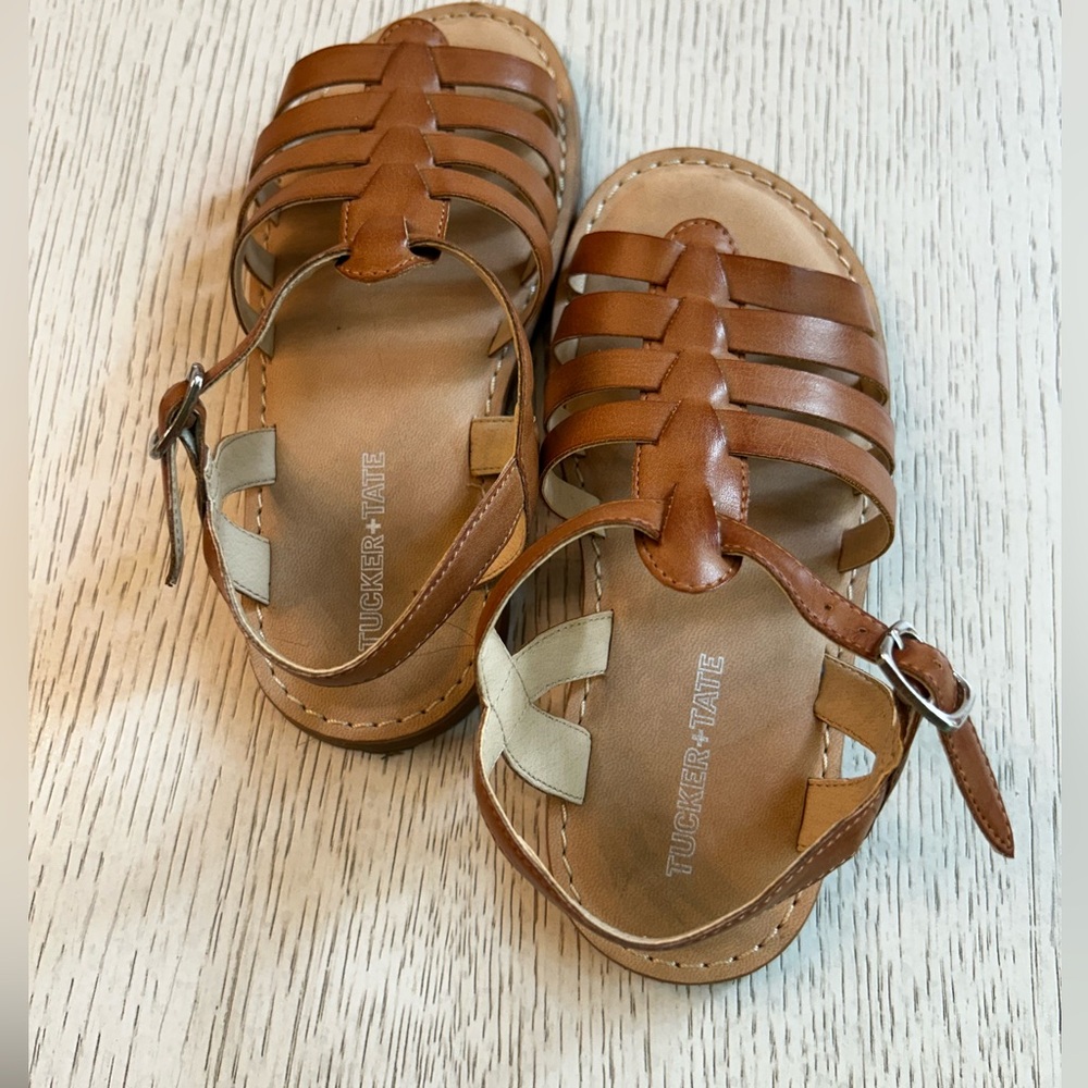 Girls tan sandals